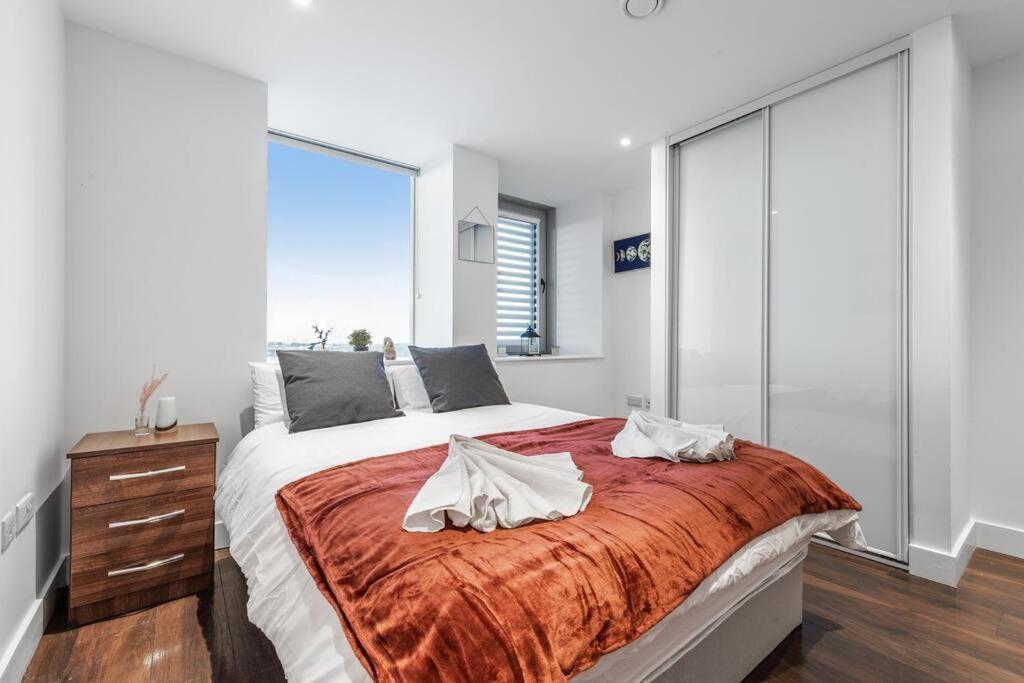 New Apartment 20 Mins From Waterloo London Bp36 Exteriör bild